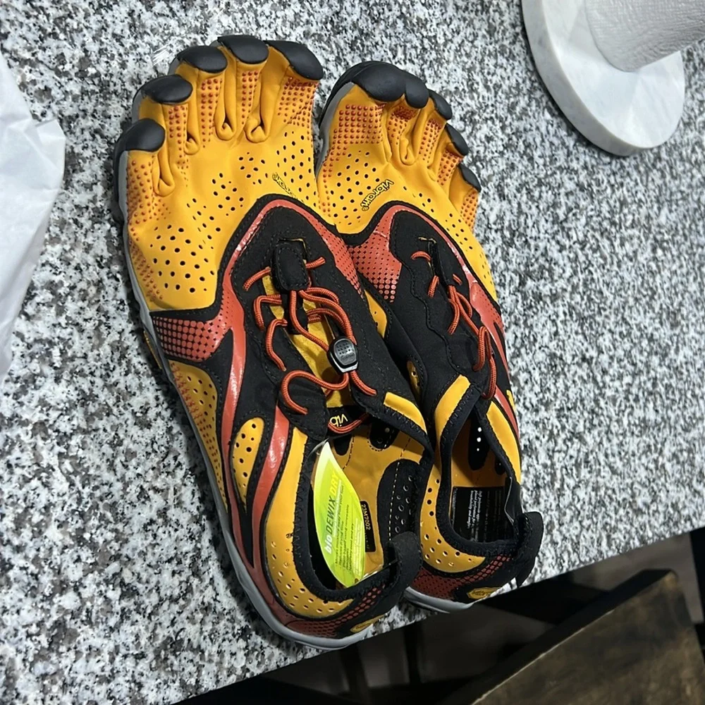 Vibram fiver finger V- run (training) shoes - never worn - Picture 11 of 12